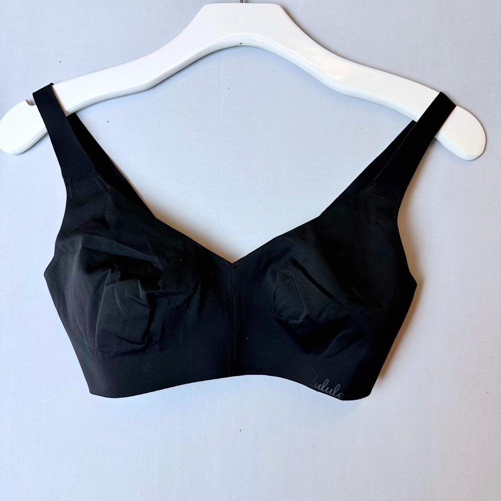 Lululemon Bra Womens 32C Black Like Nothing Lightweight Light Support Breathable